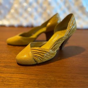 Jeffrey Campbell Ibiza Yellow Snakeskin pumps 6.5